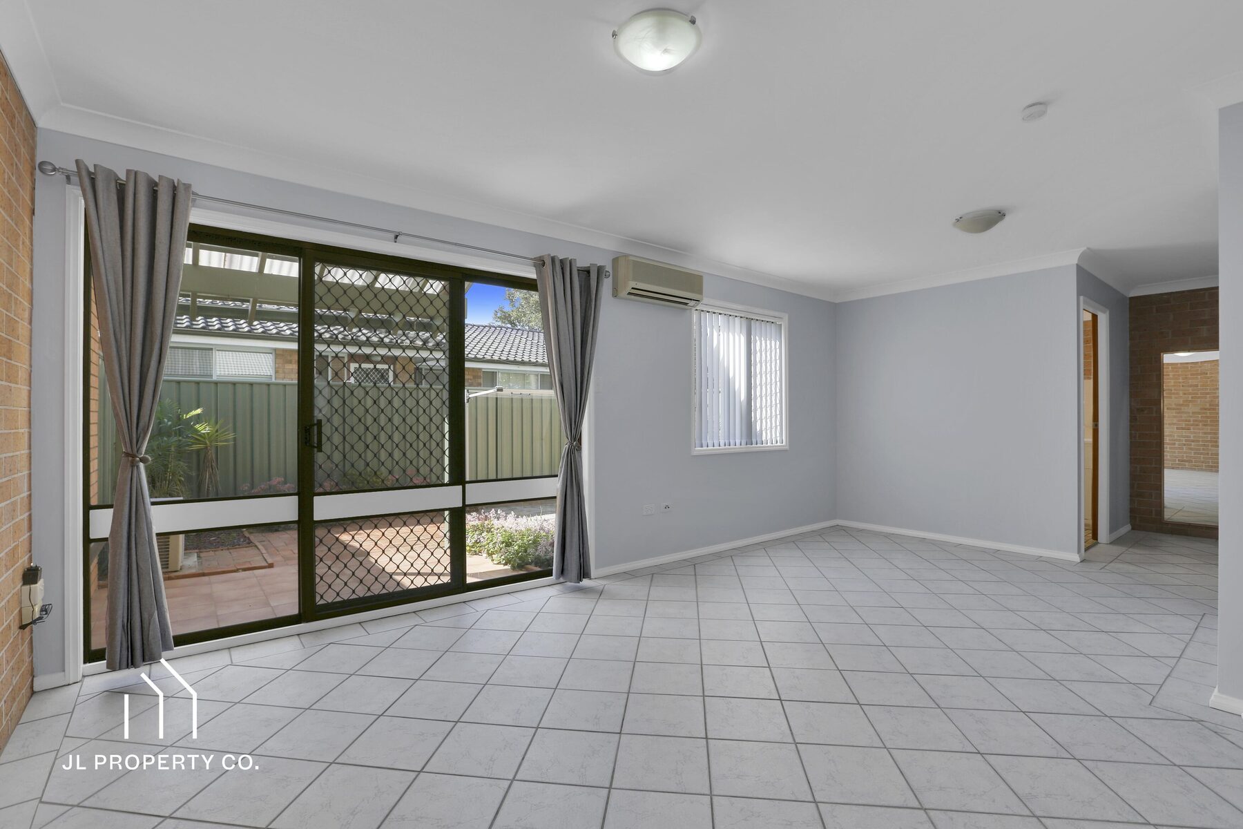 8/201 West Street, UMINA BEACH NSW 2257 - Image 5