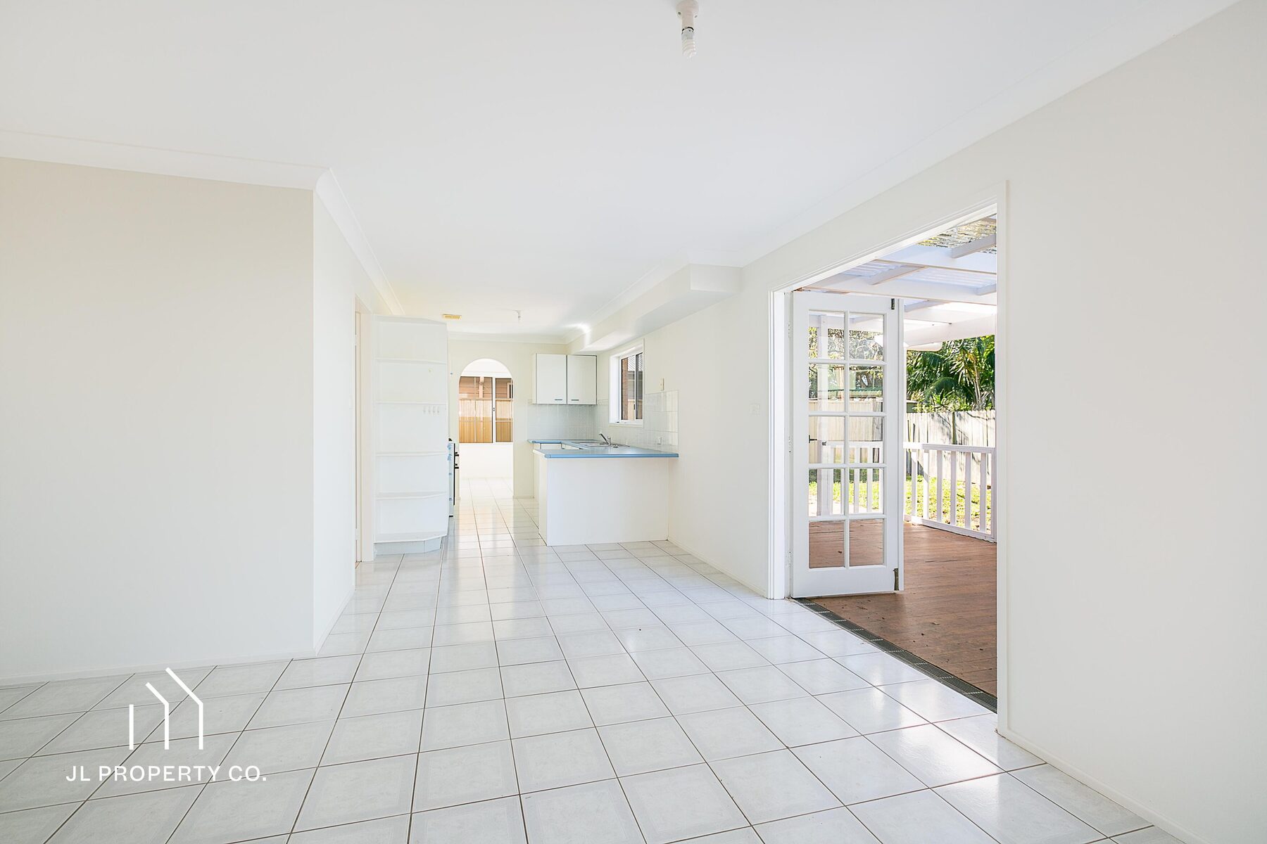 8 Oxford Drive, LAKE HAVEN NSW 2263 - Image 3