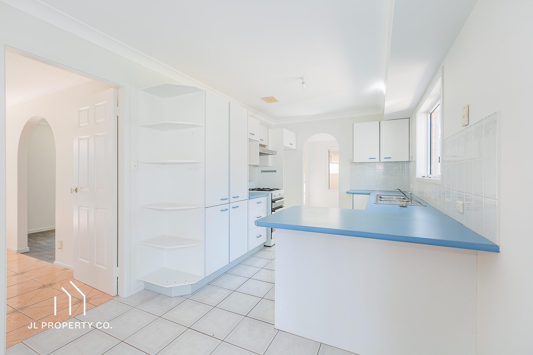 8 Oxford Drive, LAKE HAVEN NSW 2263 - Image 5