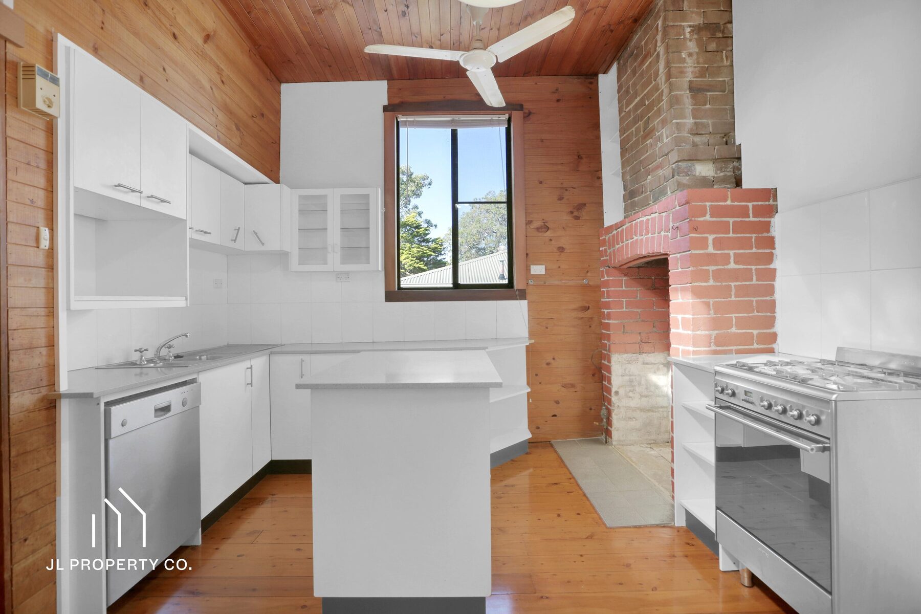 15 Doughan Place, GOSFORD NSW 2250 - Image 7