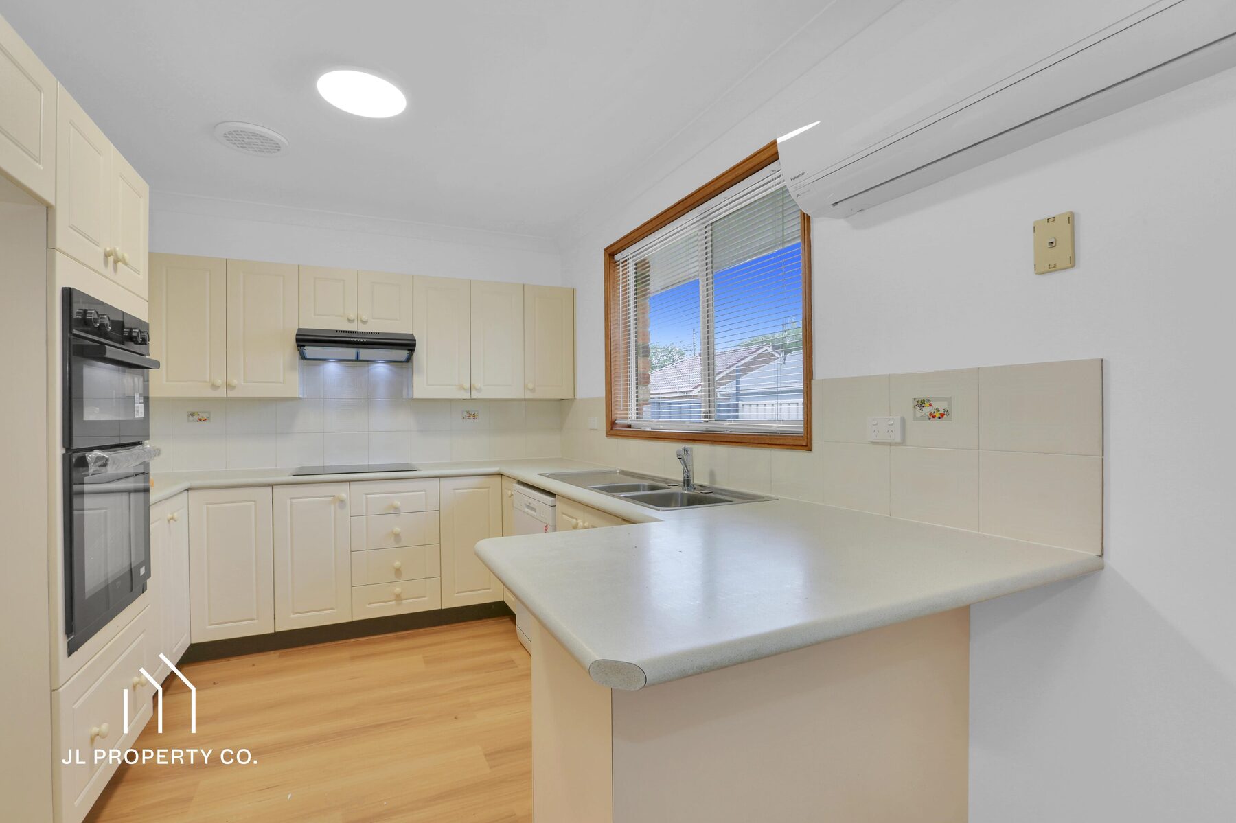 2/27 Adelaide Avenue, UMINA BEACH NSW 2257 - Image 2