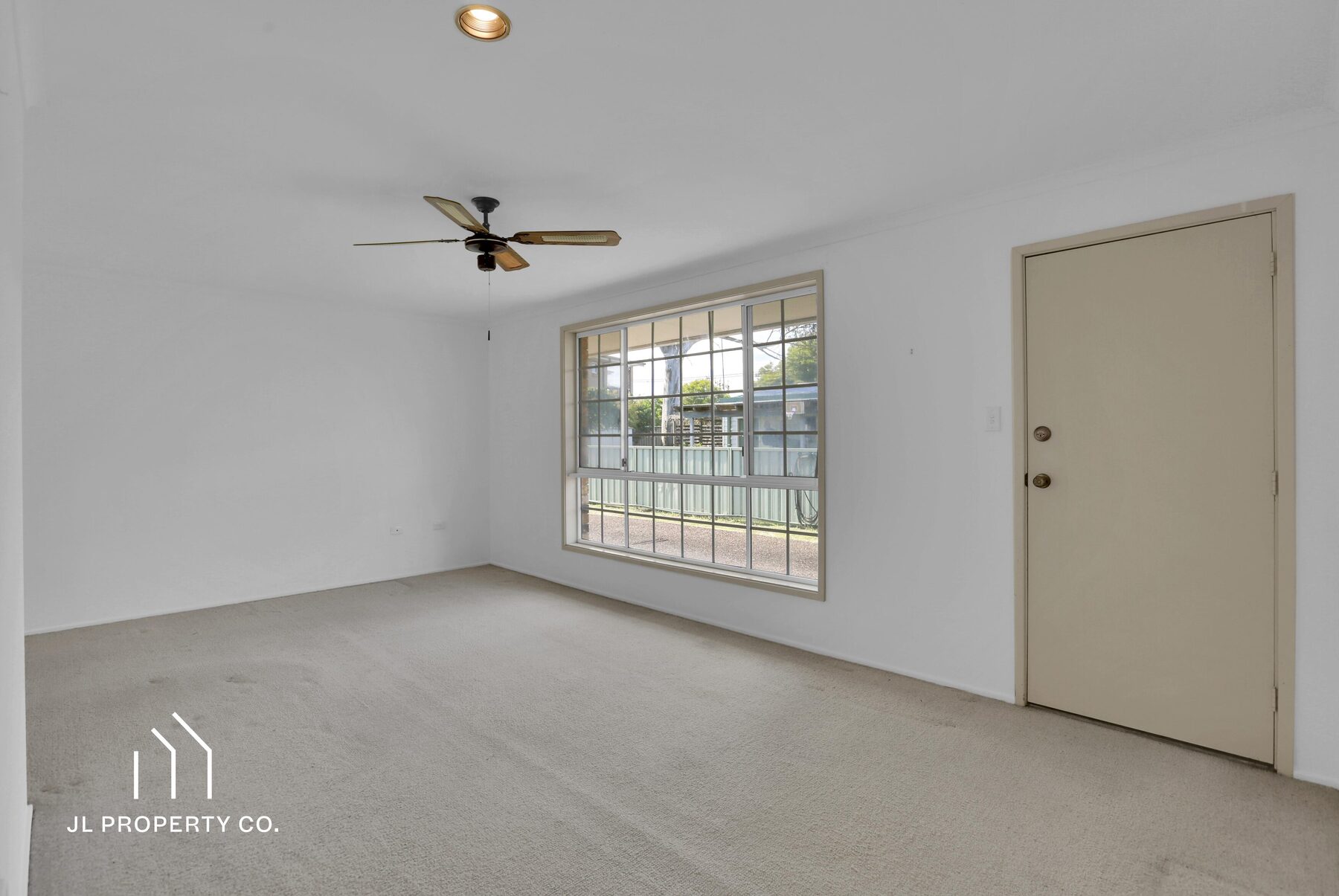 2/215 Blackwall Road, WOY WOY NSW 2256 - Image 2