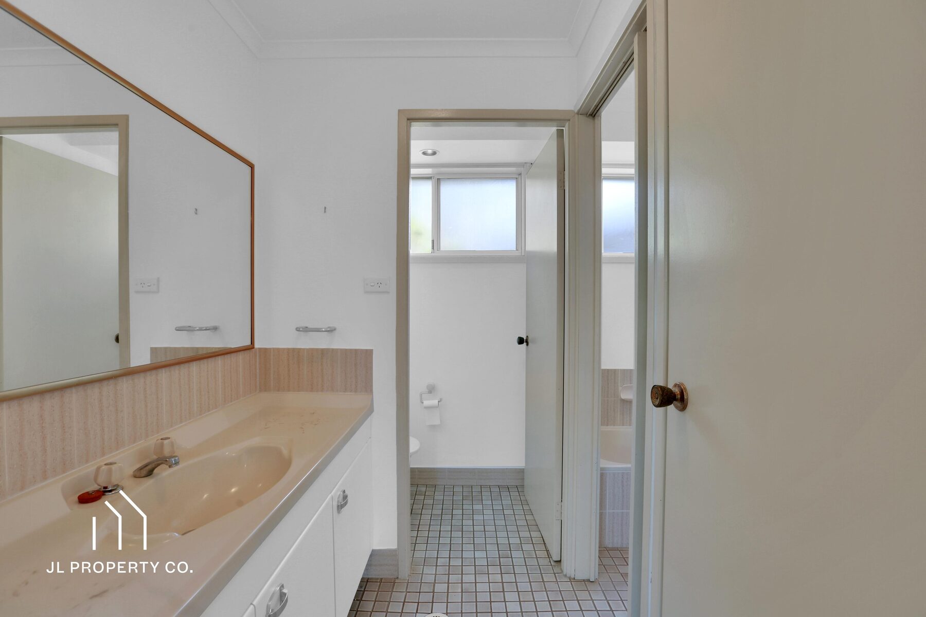 2/215 Blackwall Road, WOY WOY NSW 2256 - Image 7