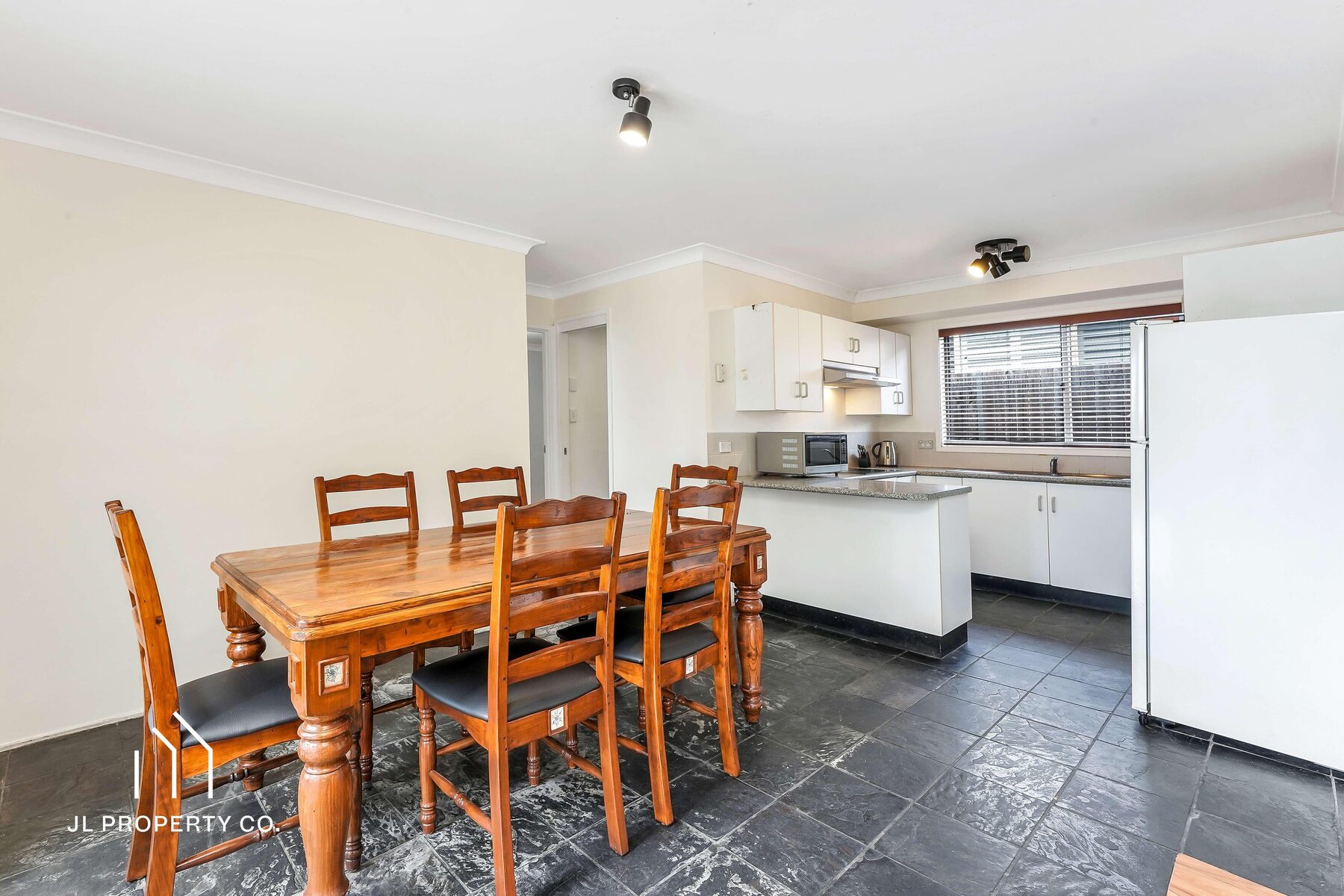 19 Risdon Crescent, KARIONG NSW 2250 - Image 3
