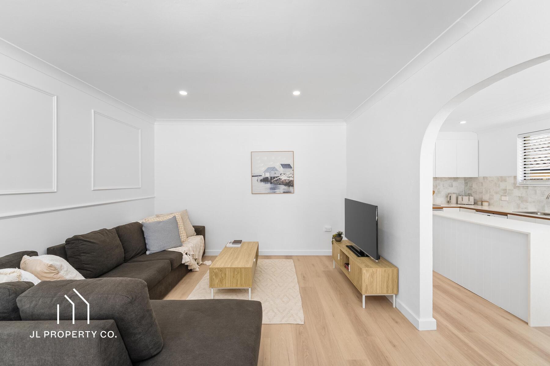 61 Gallipoli Avenue, UMINA BEACH NSW 2257 - Image 2