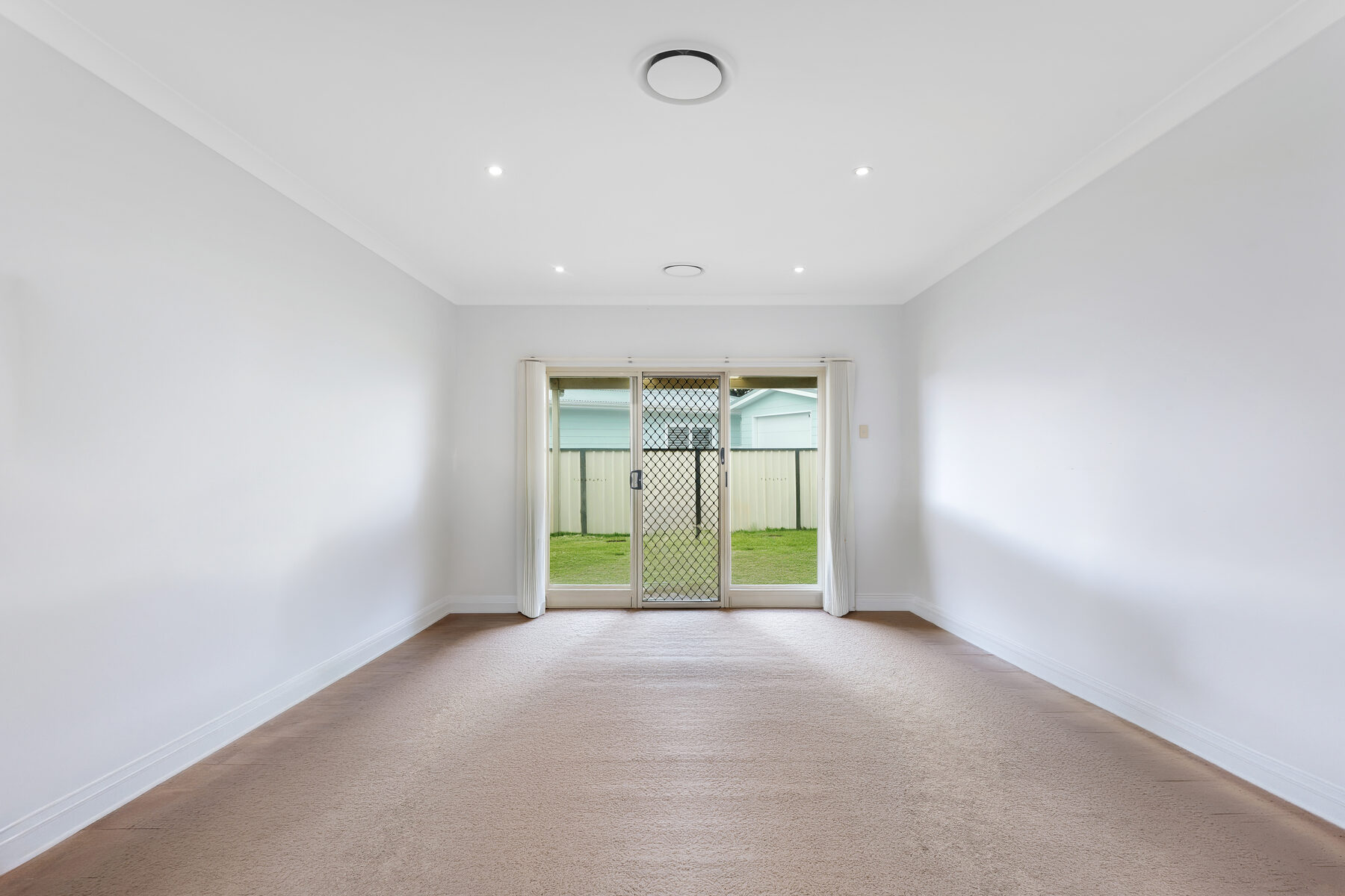 33 Robin Crescent, WOY WOY NSW 2256 - Image 12