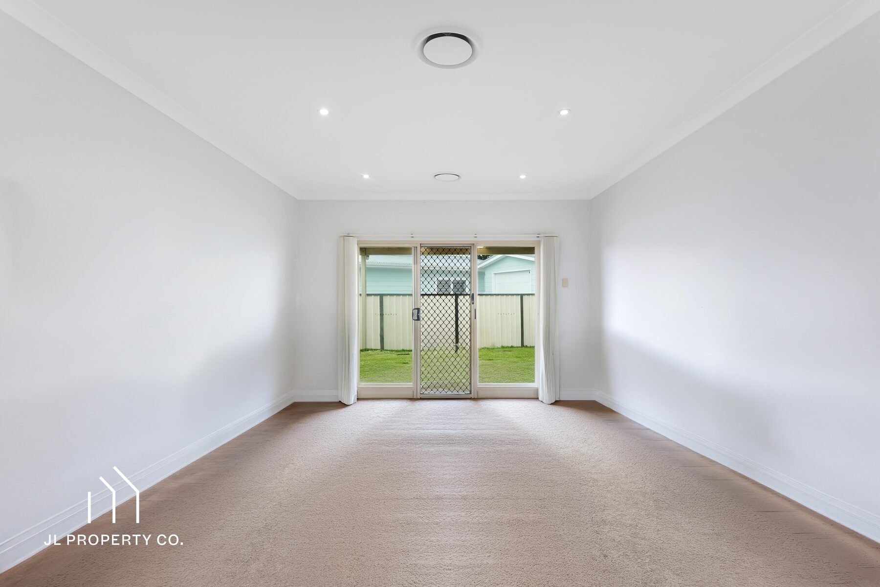 33 Robin Crescent, WOY WOY NSW 2256 - Image 6