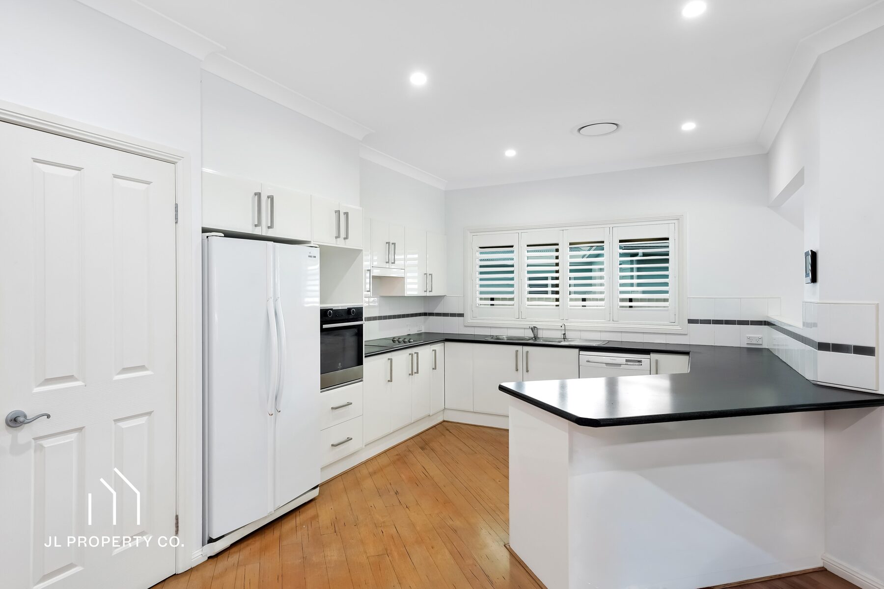 33 Robin Crescent, WOY WOY NSW 2256 - Image 3