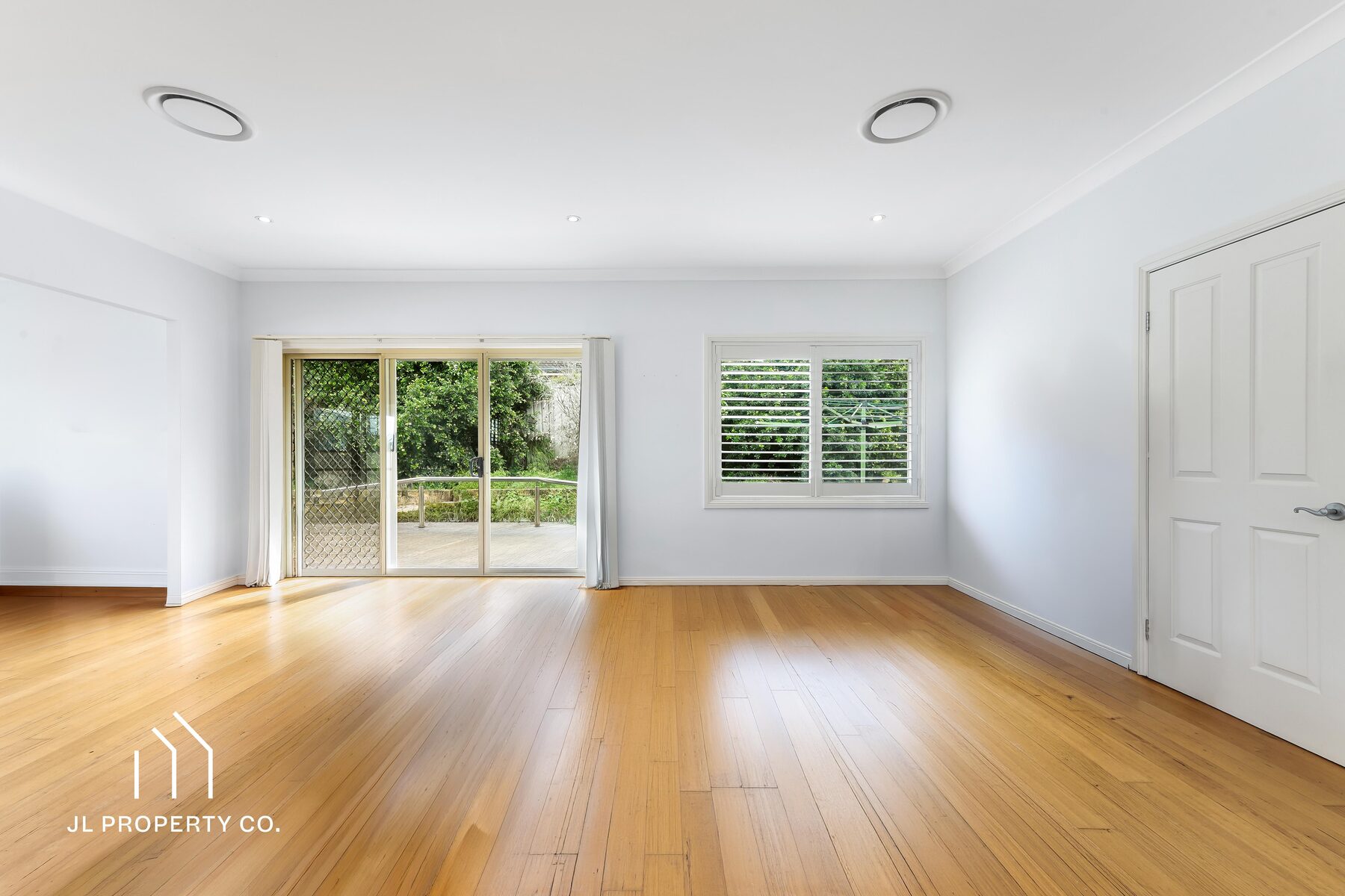 33 Robin Crescent, WOY WOY NSW 2256 - Image 4