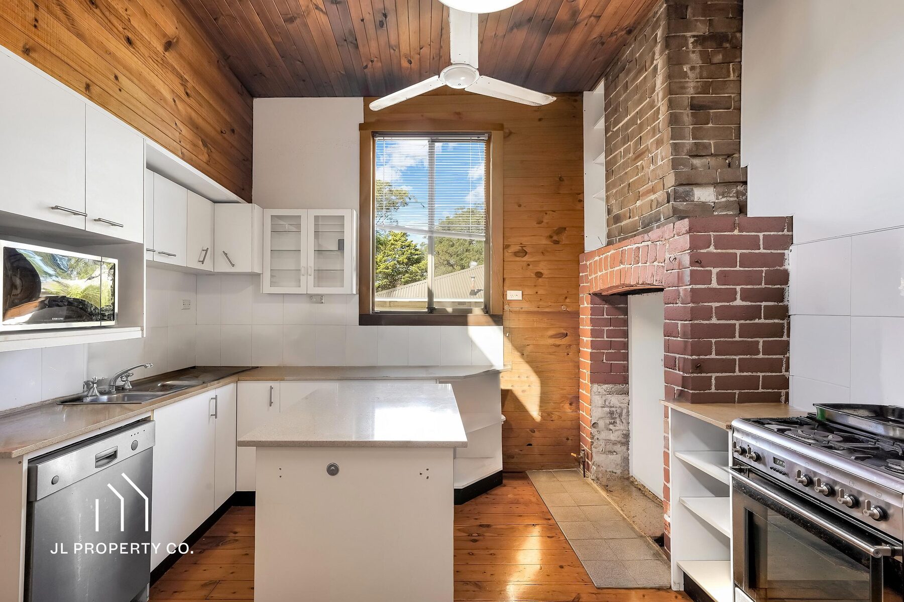 15 Doughan Place, GOSFORD NSW 2250 - Image 4