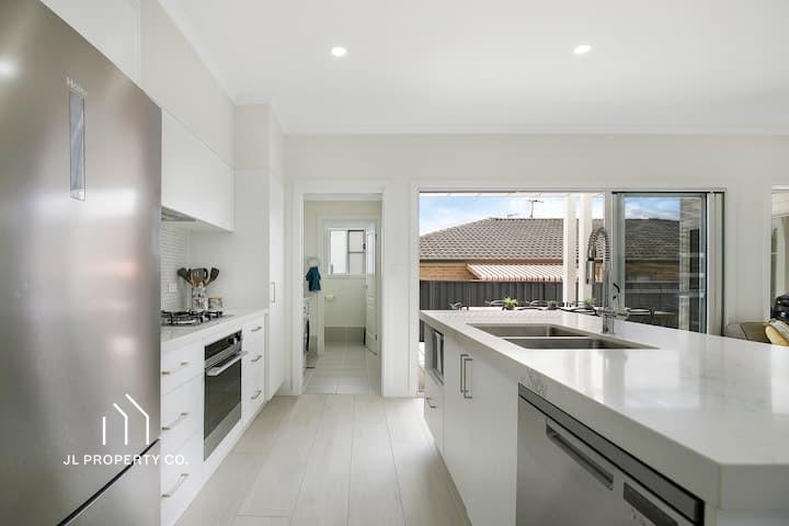2/2 Warrah Street, ETTALONG BEACH NSW 2257 - Image 4
