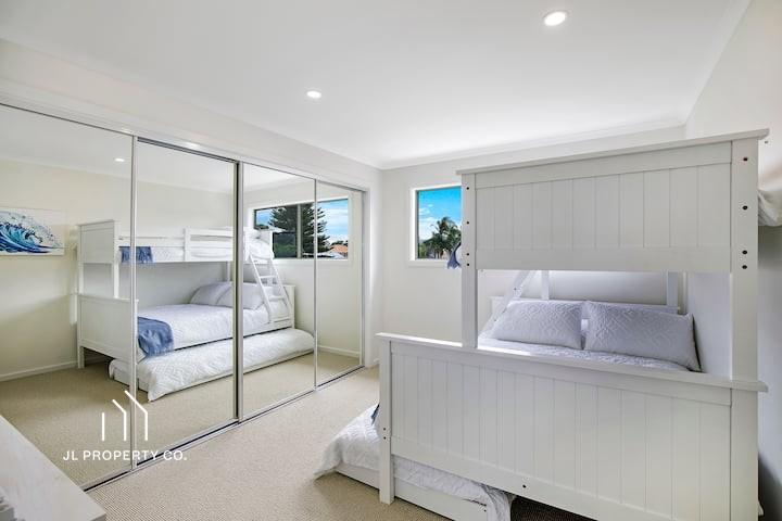 2/2 Warrah Street, ETTALONG BEACH NSW 2257 - Image 6