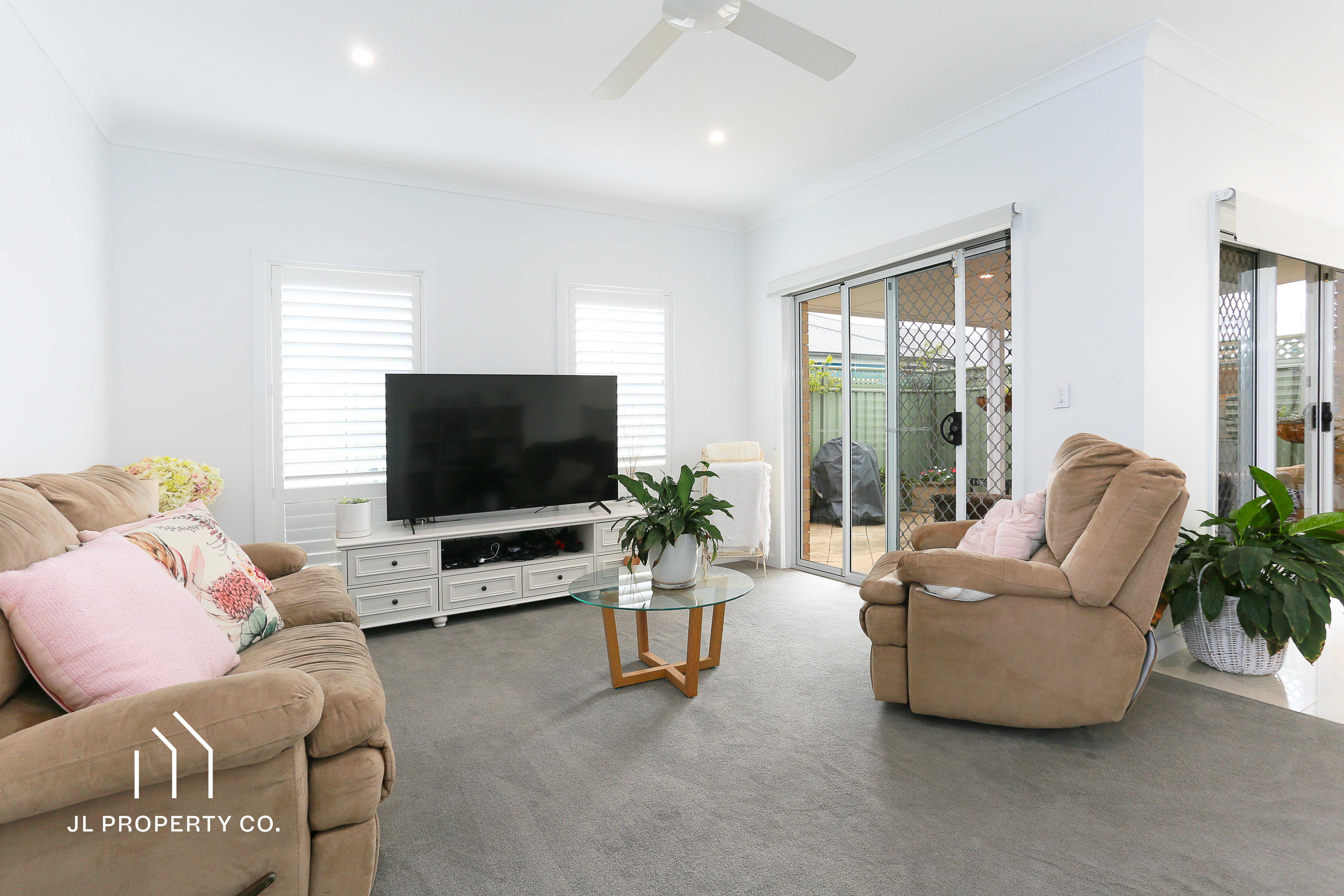 2/119 Springwood Street, ETTALONG BEACH NSW 2257 - Image 2